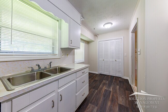 Building Photo - 4272 Carlos Ct