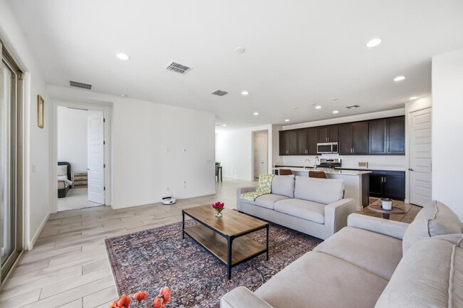 Building Photo - 2053 W Sienna Bouquet Pl