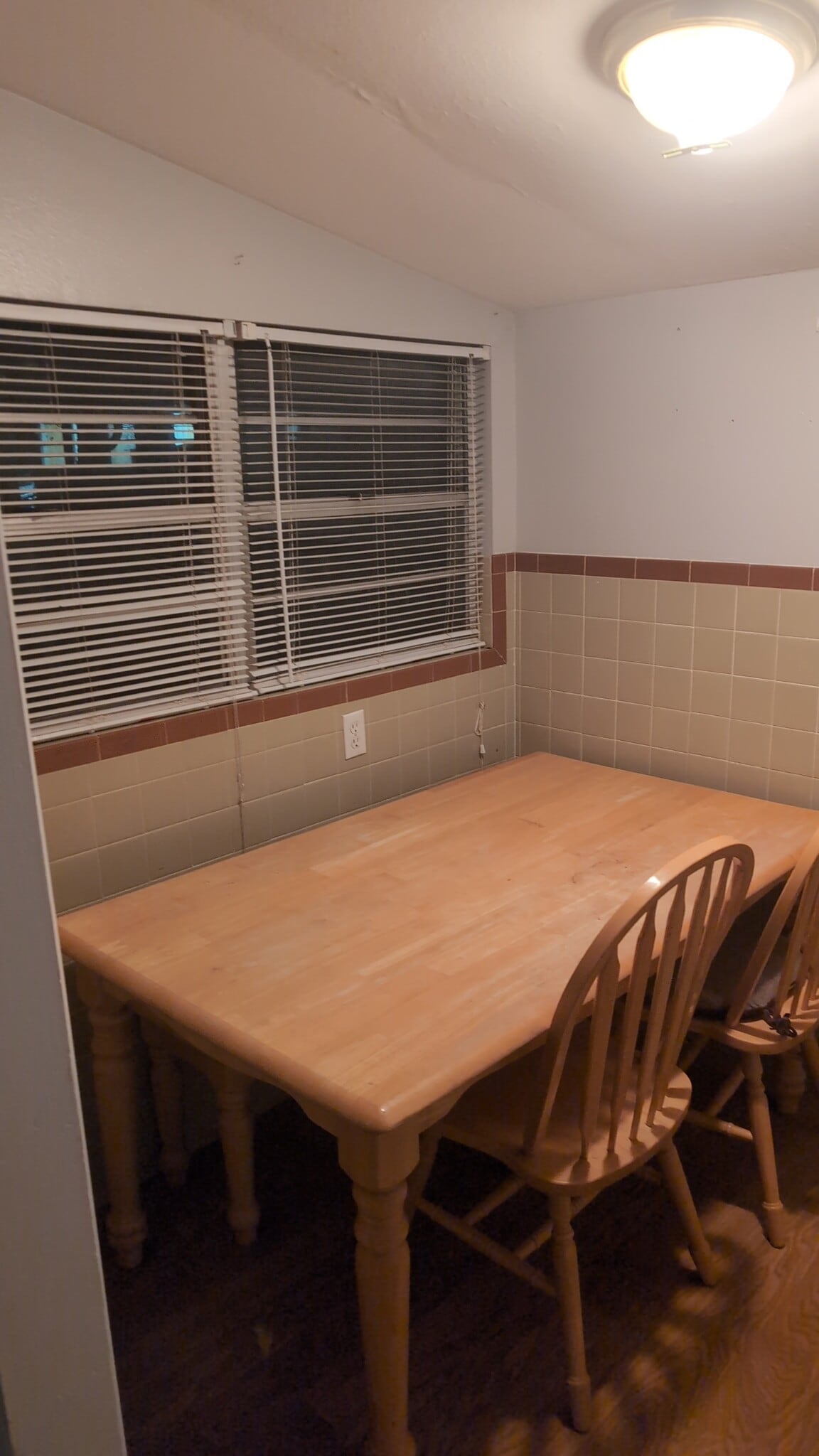 Building Photo - 304 N Western St