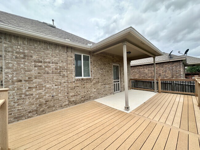 Building Photo - 14023 Laurel Br