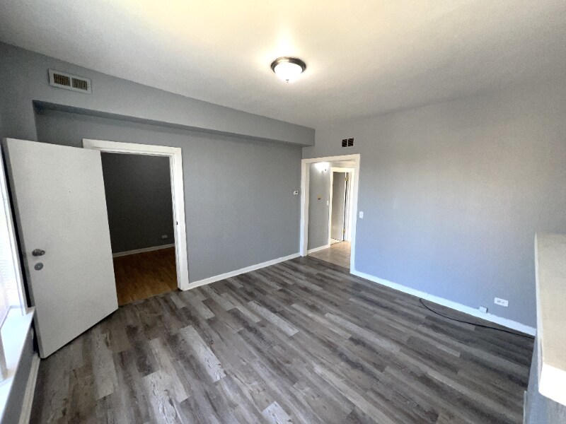 Building Photo - 2701 E 75th Pl