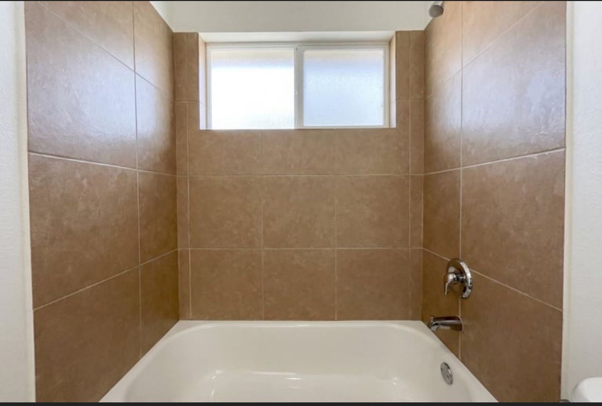 Building Photo - 1000 Estival Dr