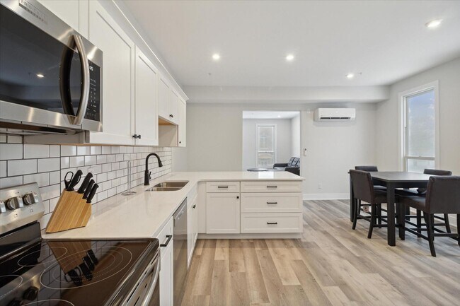 Building Photo - 1164 Terrace St