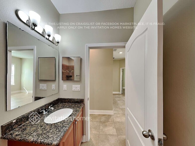 Building Photo - 7526 39th Ave E