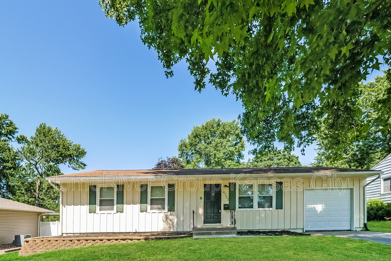 Primary Photo - 4722 Overton Ave