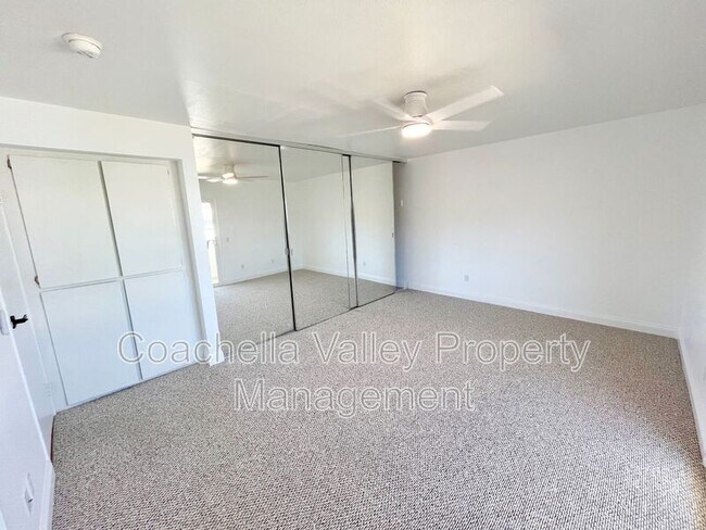 Building Photo - 1900 S Palm Canyon Dr