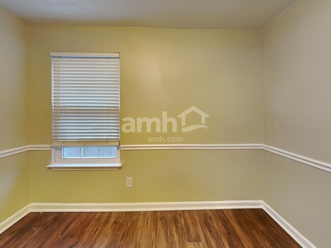 Building Photo - 200 Crossview Dr