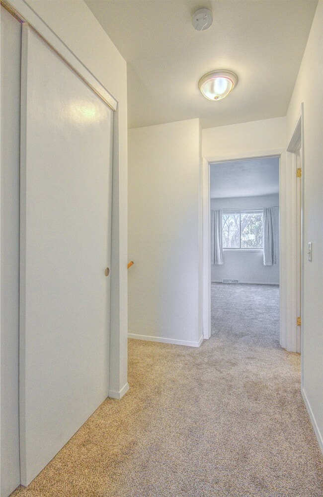 Building Photo - 1302 N Gammon Rd