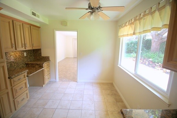 Building Photo - 28614 Coveridge Dr