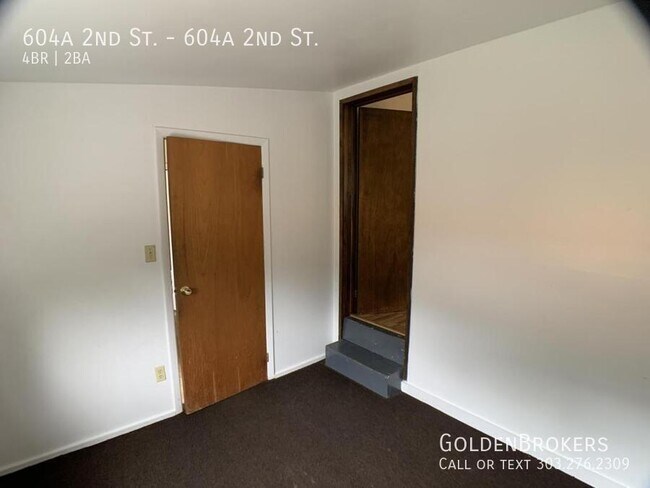 Building Photo - 604 2nd St