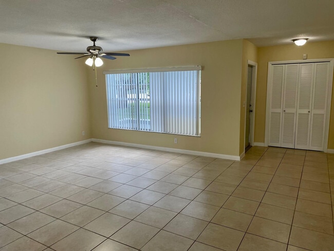 Building Photo - 1160 SW 69th Ave