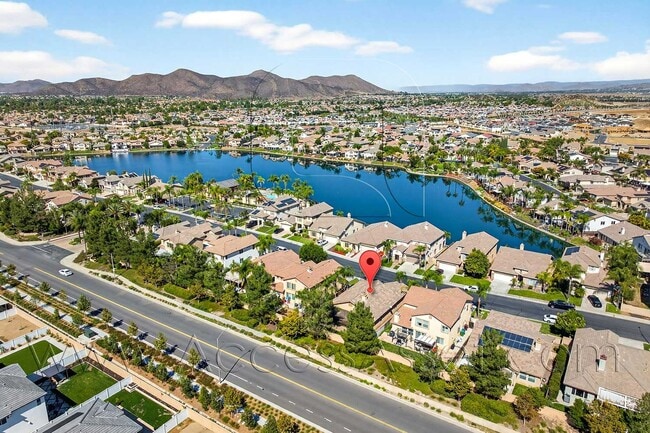 Building Photo - Charming 3 Bed/2 Bath Home In A Desirable ...