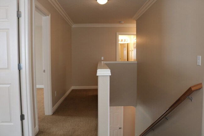 Building Photo - Home Sweet Home! 4 Bedroom/2.5 Bath in Salmon Creek: Available 10/10!