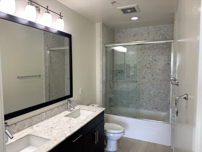 Building Photo - Beautiful 2+2, Bonus Room & balcony in PLAYA VISTA, every amenity, top floor