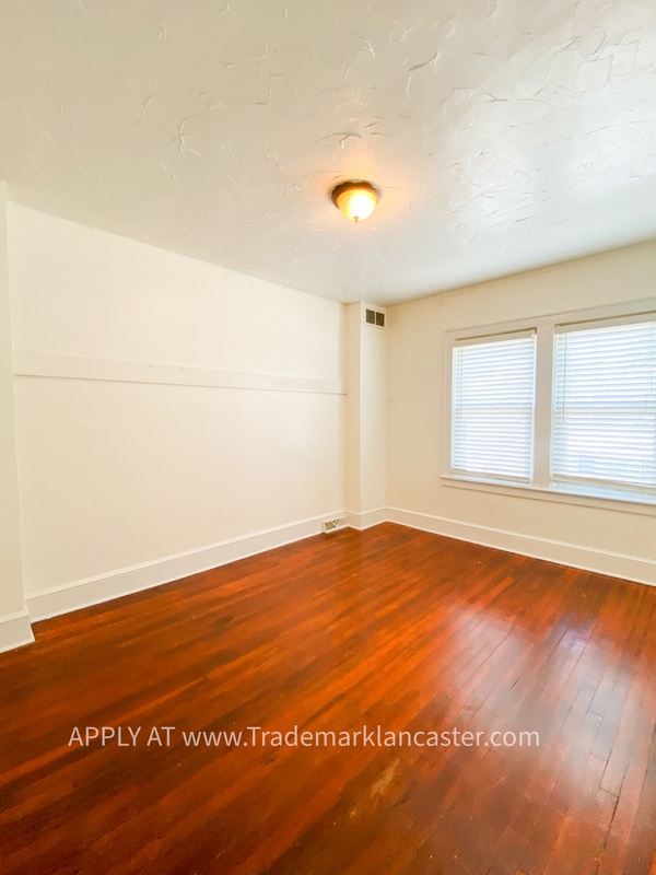 Building Photo - 485 New Dorwart St
