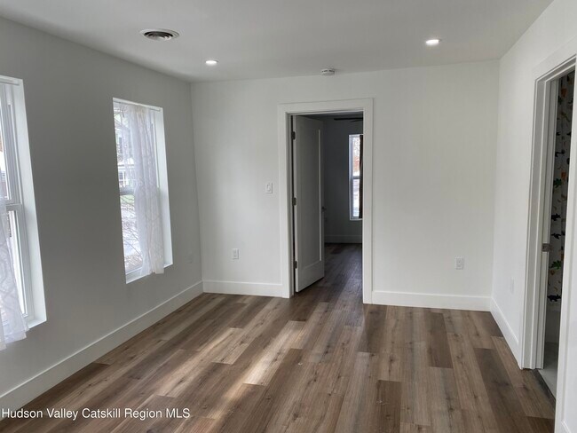 Building Photo - 520 Delaware Ave