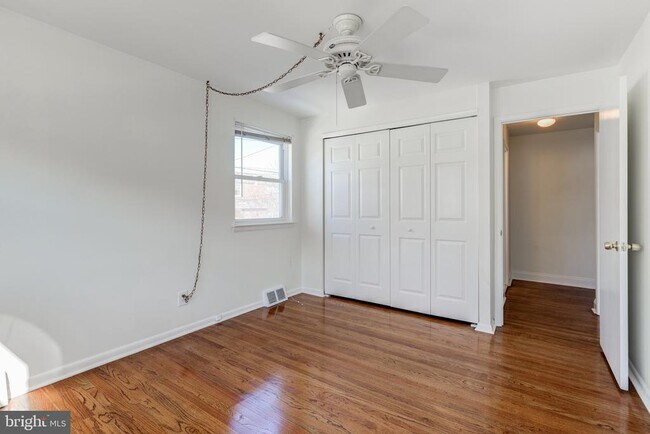 Building Photo - 5448 Hermit Terrace