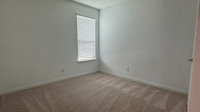 Building Photo - 917 Rosebay Dr