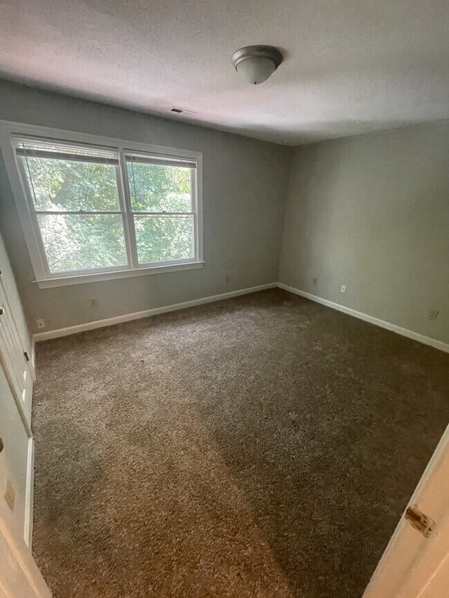 Building Photo - 6140 Loch Laural Ln