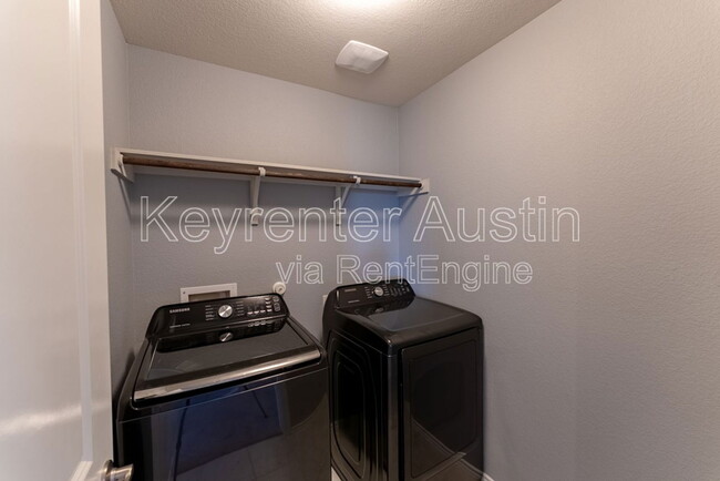 Building Photo - 5800 Kennedy St
