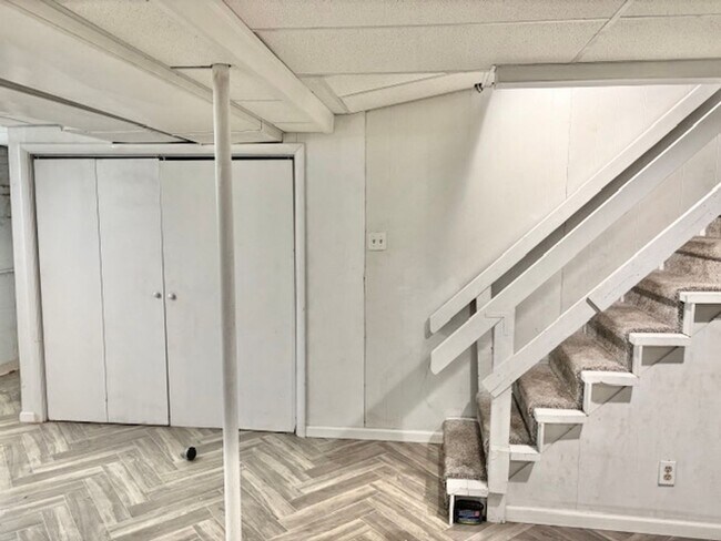 Building Photo - 750 E Delaware St