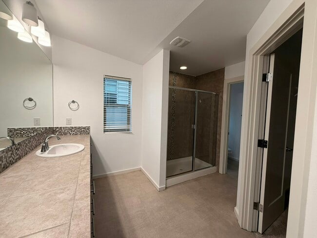 Building Photo - 18707 107th Ave SE