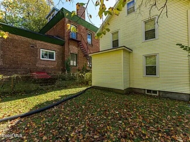 Building Photo - 1508 Tibbits Ave