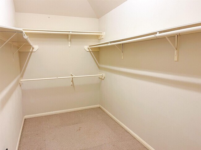 Building Photo - 3257 Gladewater Ln