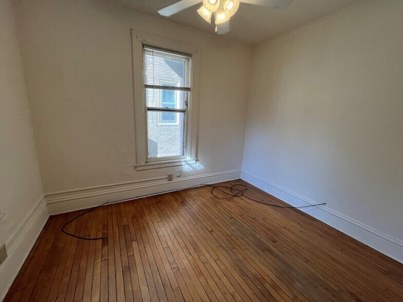 Building Photo - 406 W Mifflin St