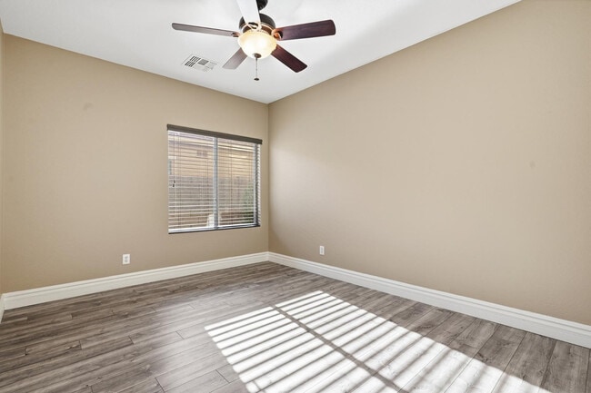 Building Photo - 16809 W Magnolia St