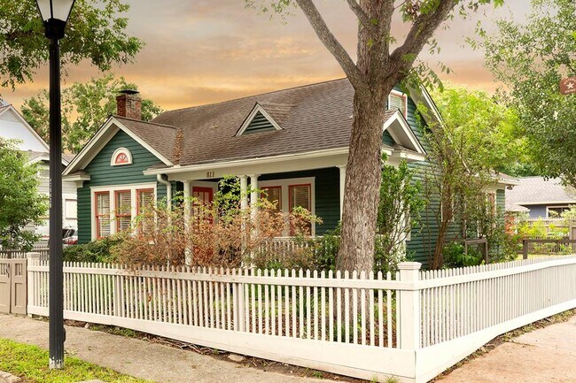 Primary Photo - 811 Fugate St