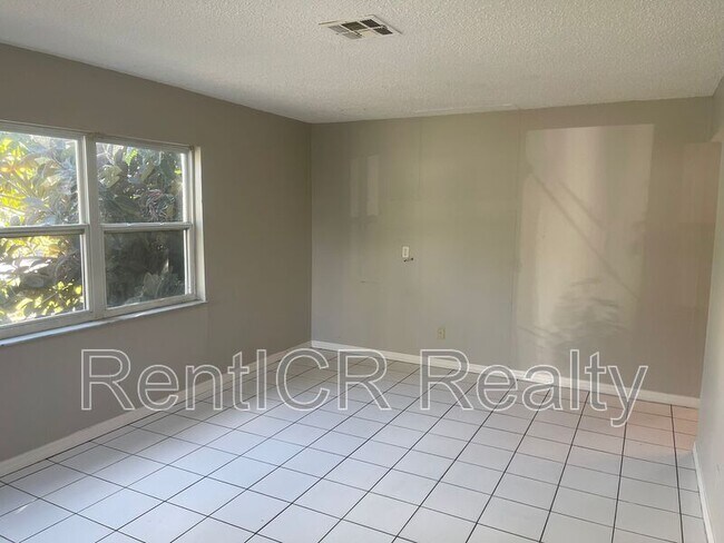 Building Photo - 5281 Bamboo Pl