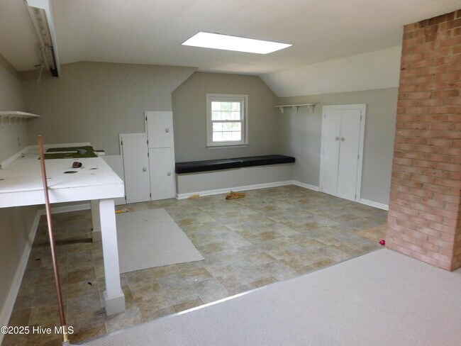 Building Photo - 509 W Wilson Creek Dr
