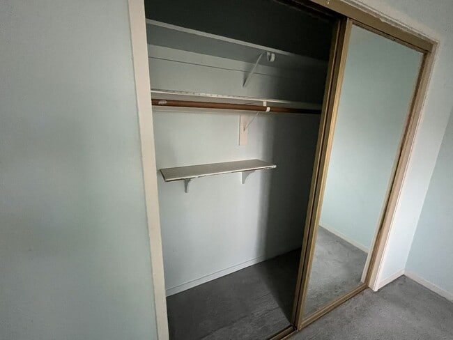 Building Photo - 1523 Hood Rd