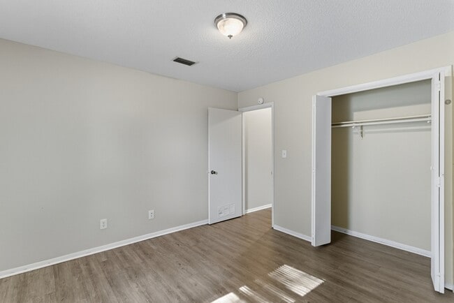 Building Photo - 145 Lester Heights Rd