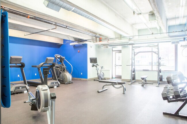 Building Photo - 1640 N Water St