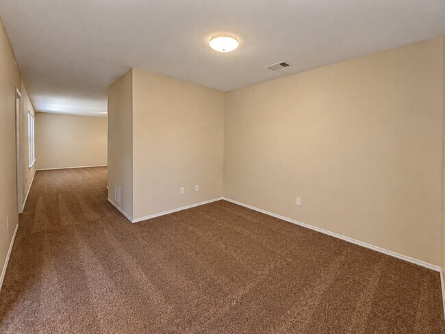 Building Photo - 525 Eagles Nest Cove
