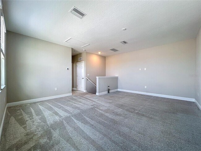 Building Photo - 5559 Trevesta Pl