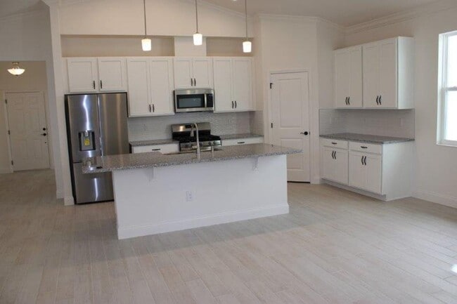 Building Photo - BRAND NEW 3 BEDROOM SINGLE FAMILY HOME IN ...