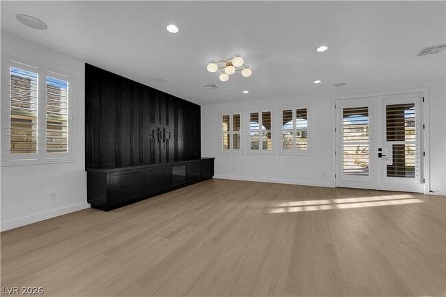 Building Photo - 465 Cabral Peak St