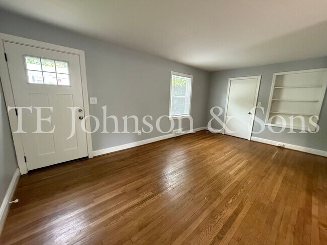 Building Photo - Charming Renovated 3BR Home