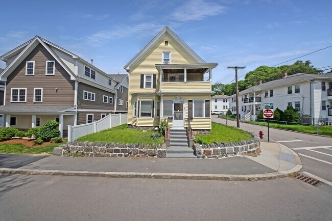 Building Photo - 45-47-47 Garfield St