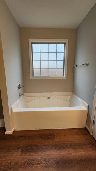 Building Photo - 4525 Village Ct