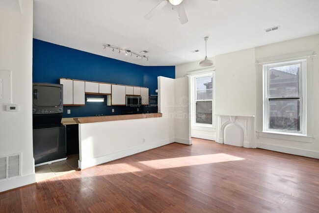 Building Photo - 1160 S Brook St