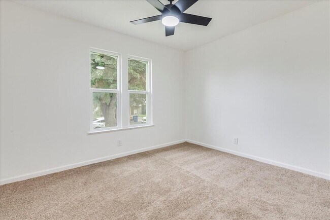 Building Photo - 9606 Dallum Dr