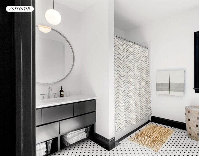 Building Photo - 141 S Fairview Ave