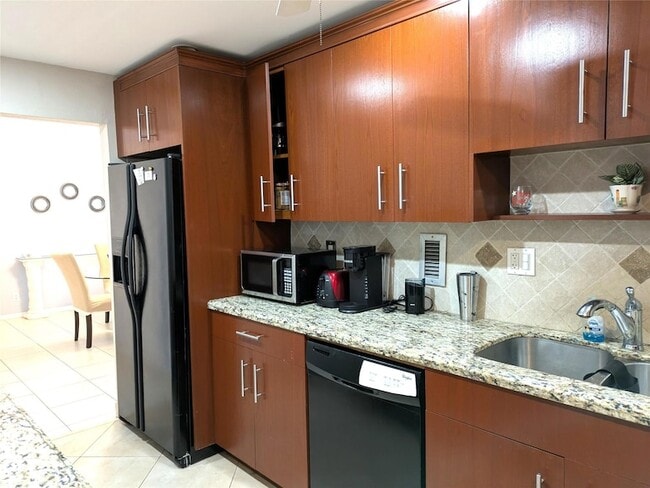 Building Photo - 4250 Galt Ocean Dr