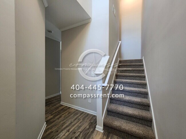 Building Photo - 206 Lyndon Wy NW