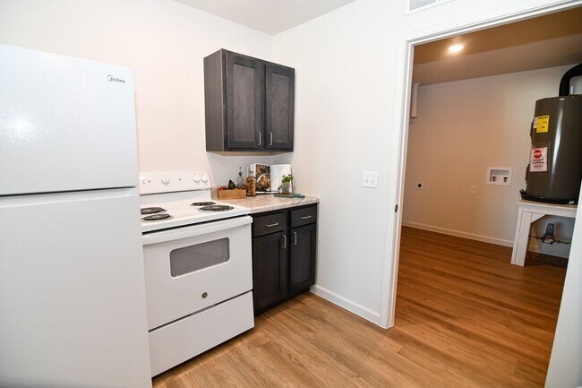 Building Photo - Gateway Cottages