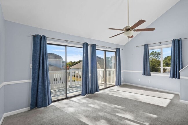 Building Photo - Now Allowing 1 small dog under 30Lbs - Spacious 2 bed/2 bath Deer Creek Villas-Surfside